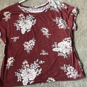 Burgundy and white floral print short sleeve top